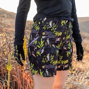 Wild Rye Outdoors Printed Black Mid Rise Sport Bike Shorts Size 0